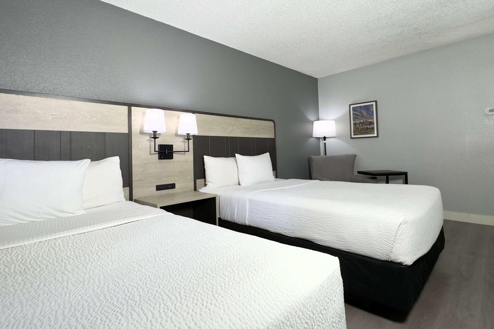 La Quinta Inn By Wyndham Stockton Exterior photo