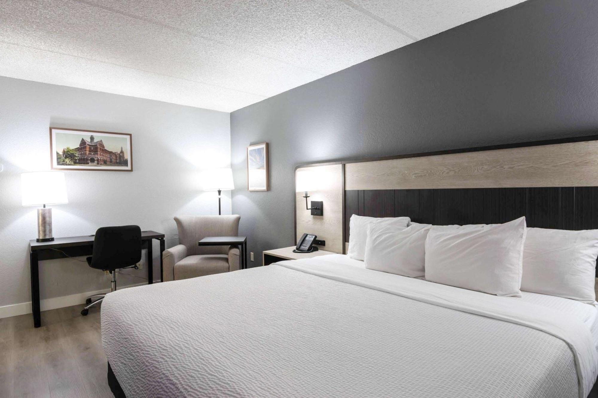 La Quinta Inn By Wyndham Stockton Exterior photo