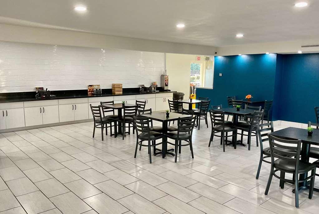 La Quinta Inn By Wyndham Stockton Facilities photo
