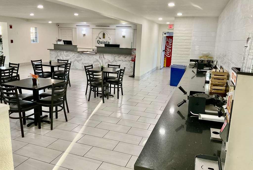 La Quinta Inn By Wyndham Stockton Facilities photo
