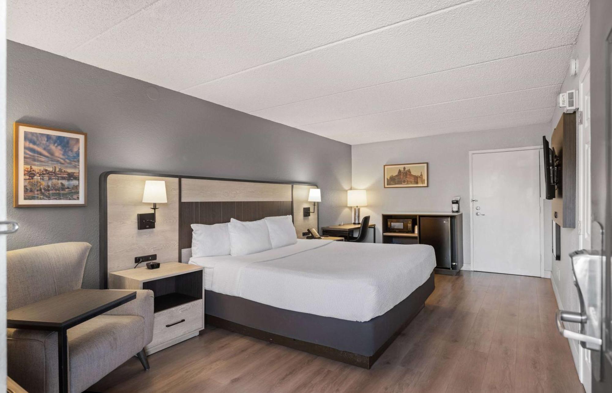 La Quinta Inn By Wyndham Stockton Exterior photo