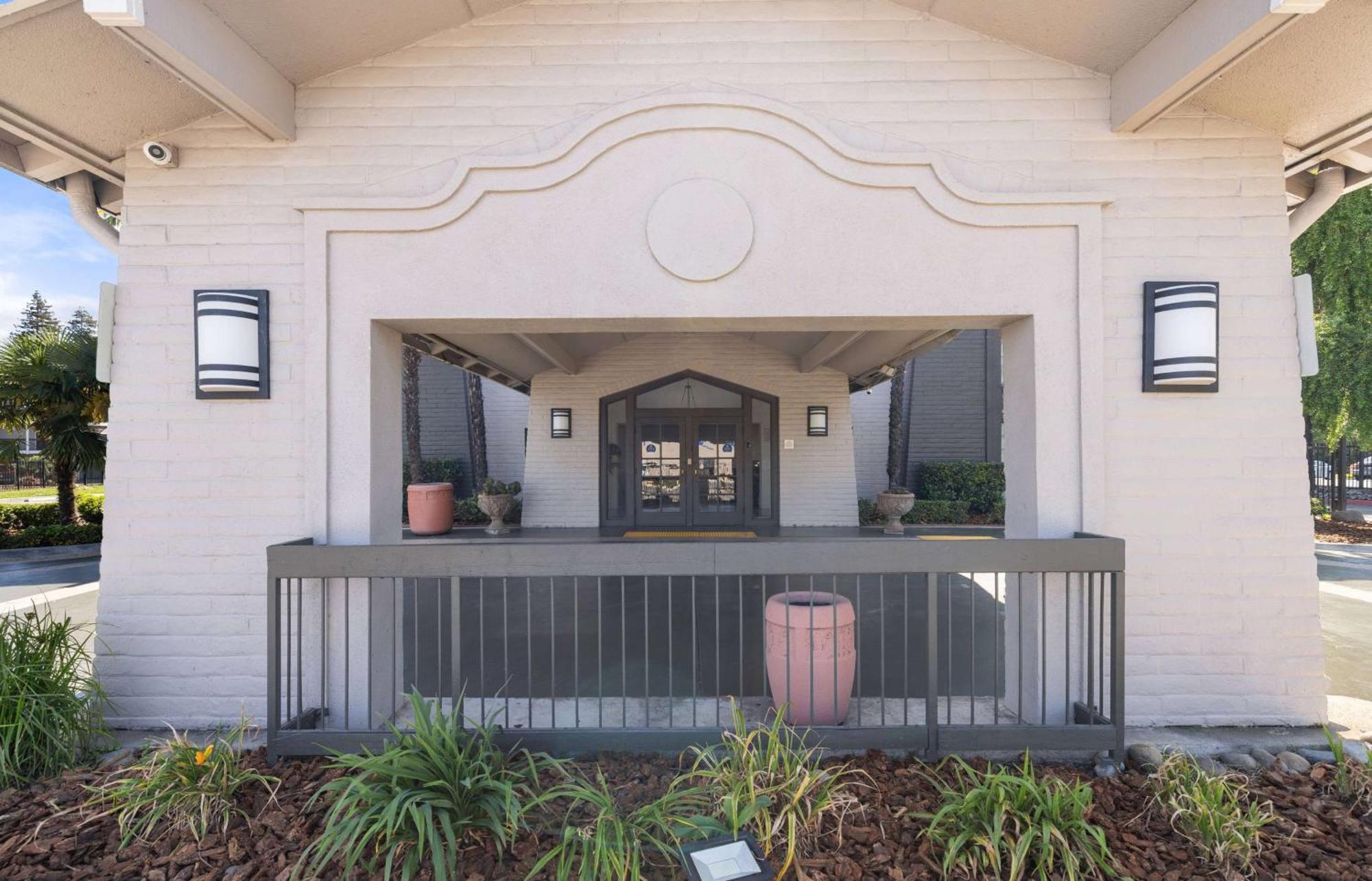 La Quinta Inn By Wyndham Stockton Exterior photo